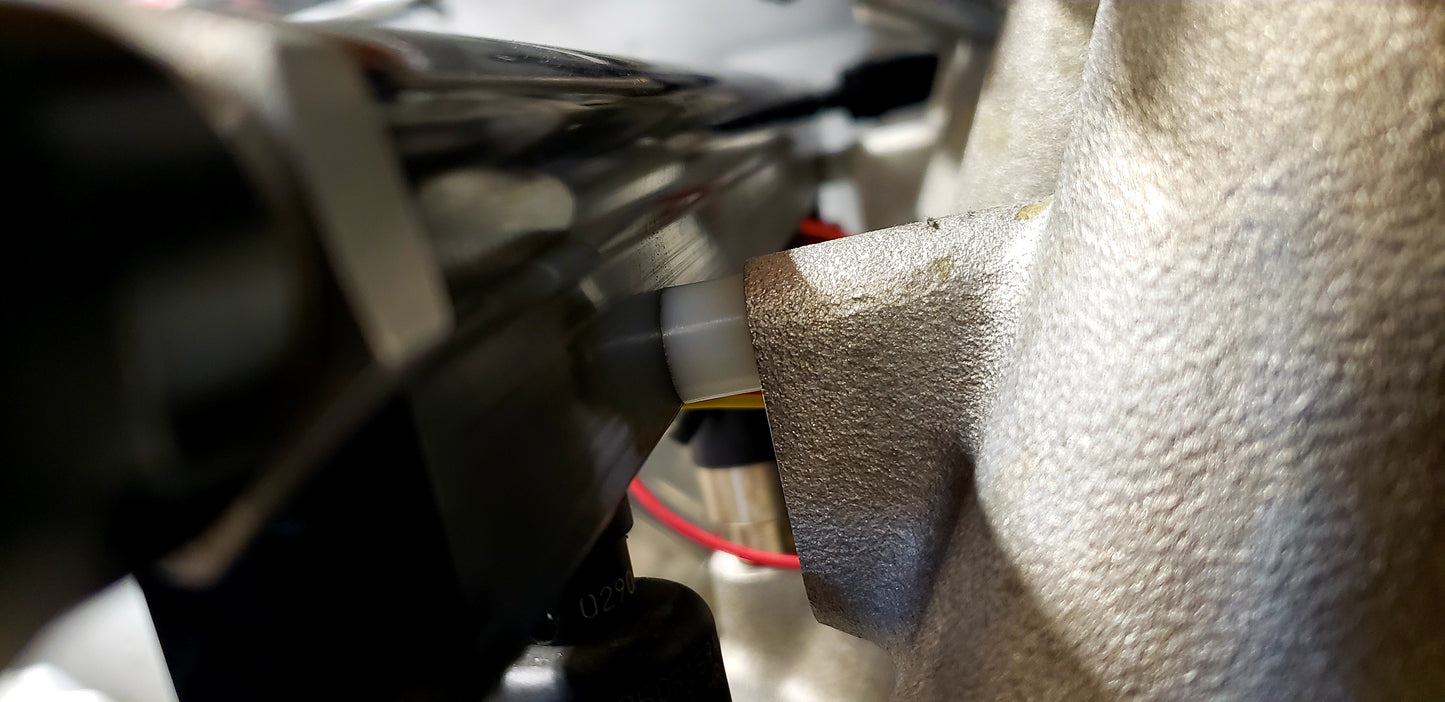 Fuel rail heat isolating spacers for Holley Hi Ram