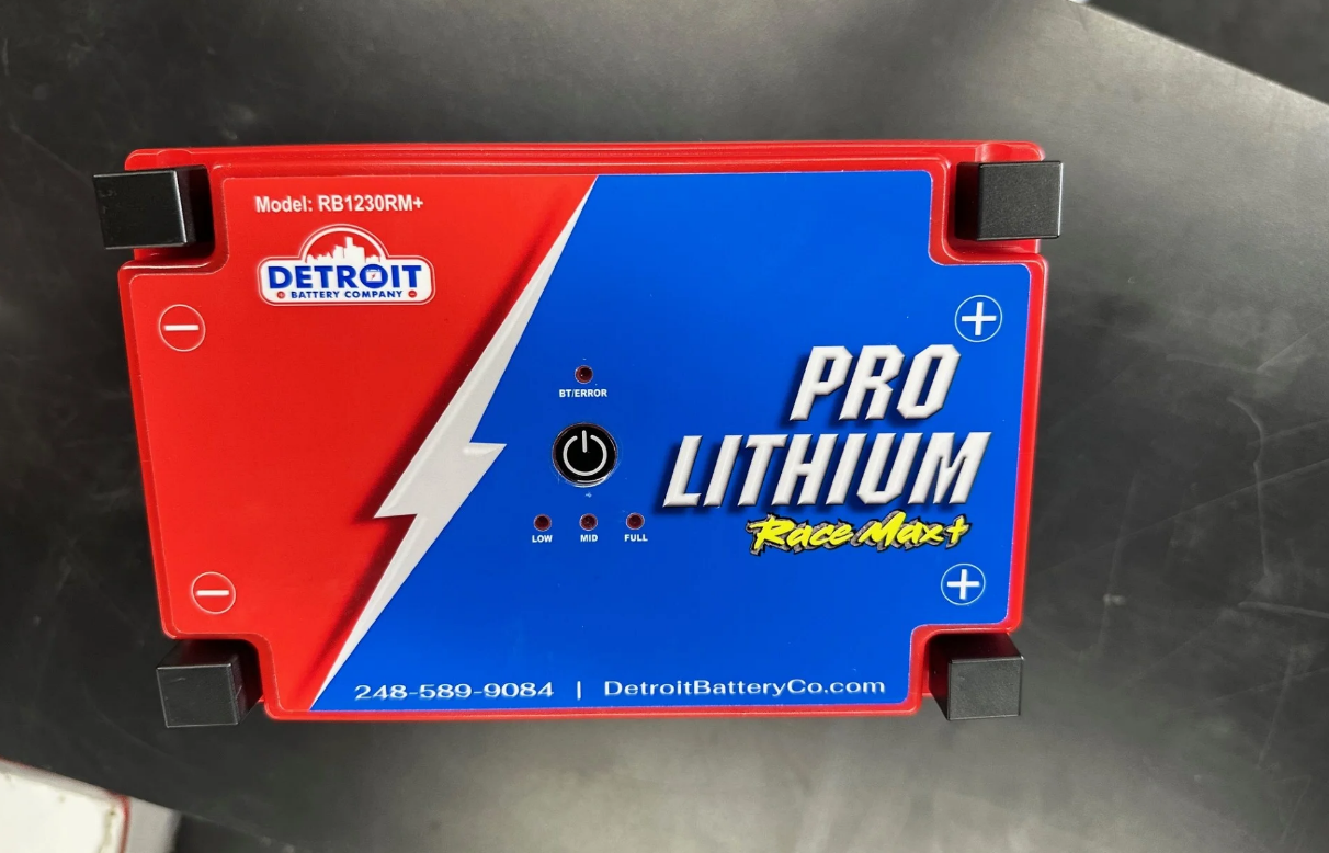 Detroit Battery Company Pro Lithium Race Max + 12v